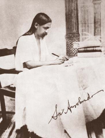 Sri Aurobindo writing